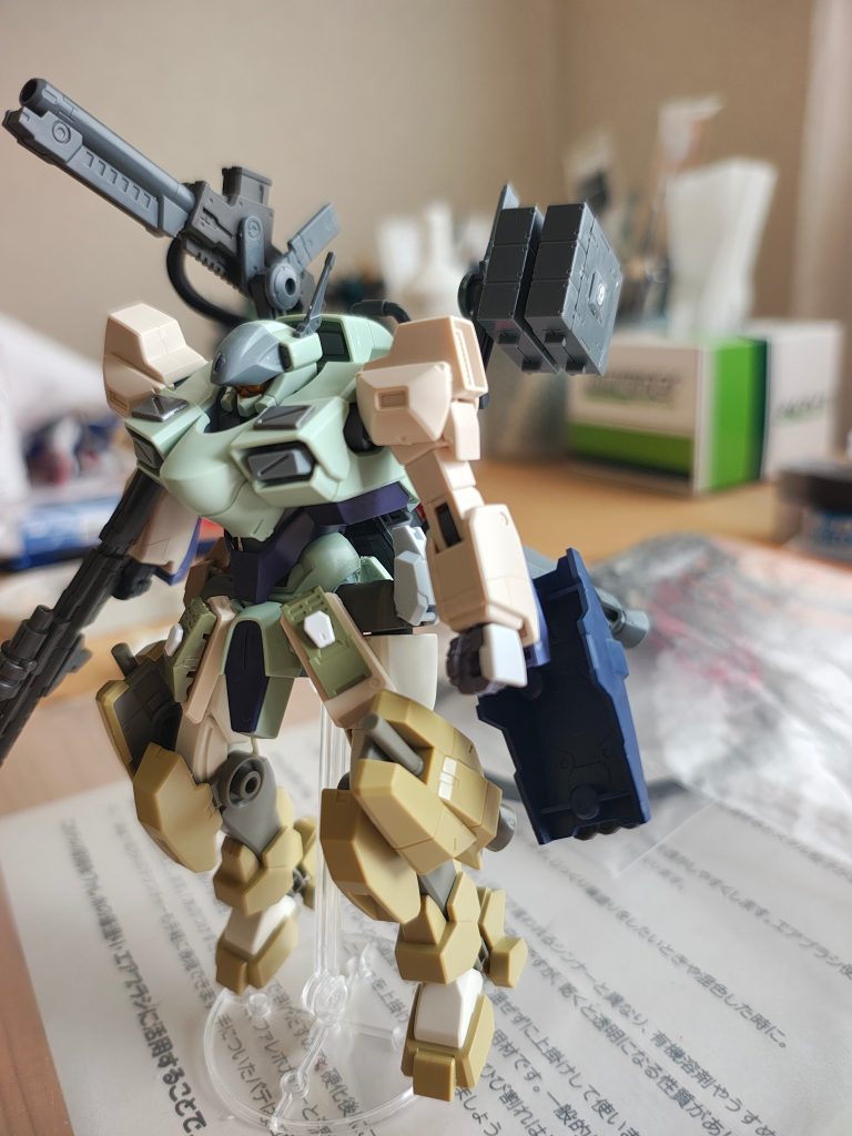 頭、胴体→ザウォート腕部→ネモ脚部→デミバーデング背部→30mmのジャンクで組み合わせました。