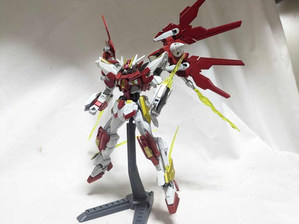 ダブルオーロードライブ(エアロブースターフォーム)エアロフォームの状態で吸収されたエネルギーをフレームに集中させることでより高速で稼働できるフォームです(トランザムとは別形態)