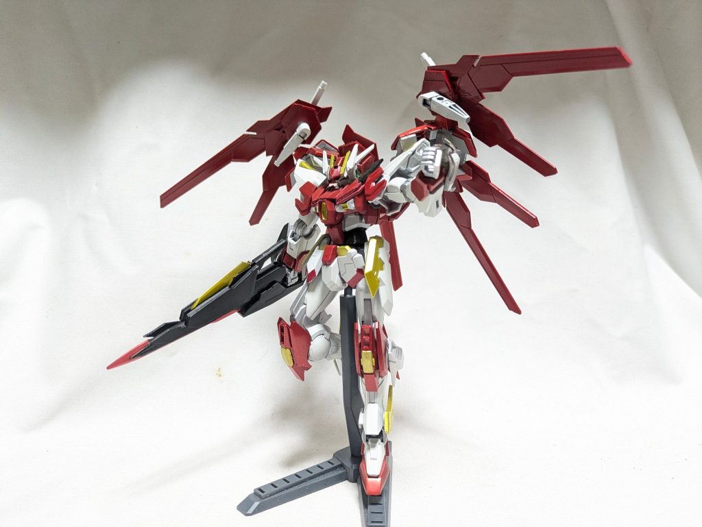主武装は大剣のGNチャージャーとそれに収納されている短剣のGNクラッチダガーです。