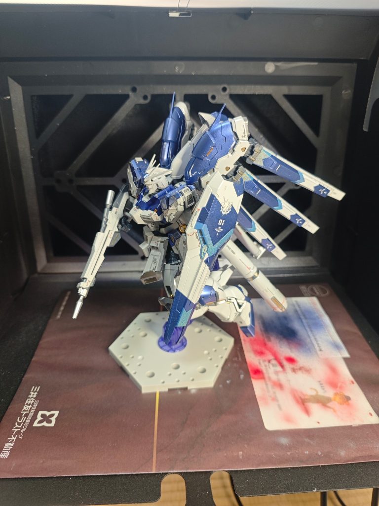 Hiニューガンダム ガンダムマーカー塗装–2枚目/制作者：Benny