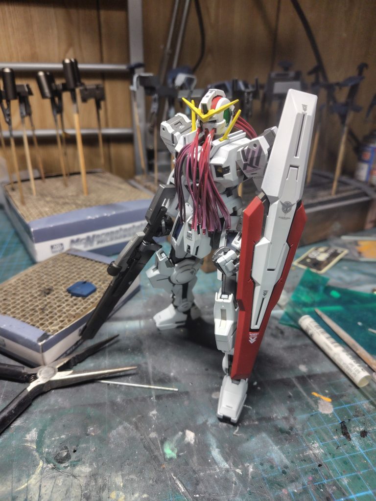 ガンダム中の人。こっちは出来るだけ設定通り仕上げにして装甲のみ色変したら変化箇所分かりやすいかと思いましたが予想以上に悪目立ちしてまとまりなくなってしまいました。