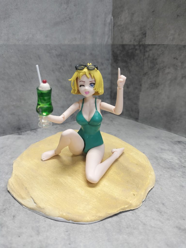 クリームソーダに思わずテンションが上がったセイラさん。クリームソーダはデッキチェアのキットに入ってます