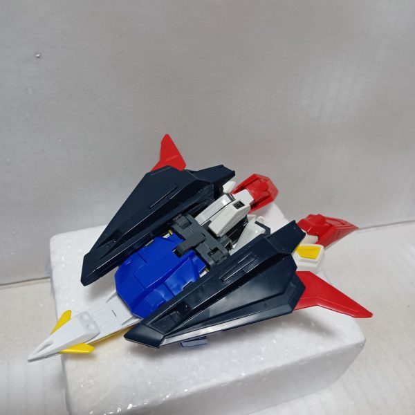 設定　量産化に向けてZガンダムの複雑な変形を簡略化した使用です。仮名　ZガンダムR(逆転)、Zガンダム∇(ナラブ)WR(ウェイブライダー)形態を上下逆転させました。腰部アーマーは検討中です。&nbsp;（4枚目）