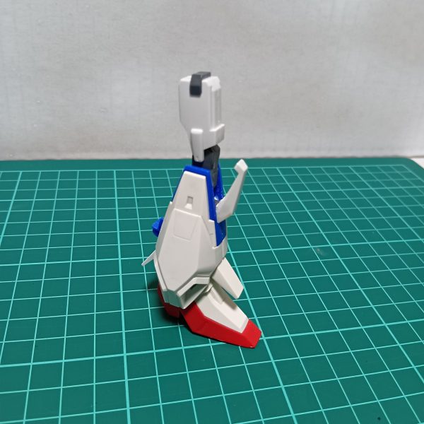 膝アーマーを可動できるようにしました。（2枚目）