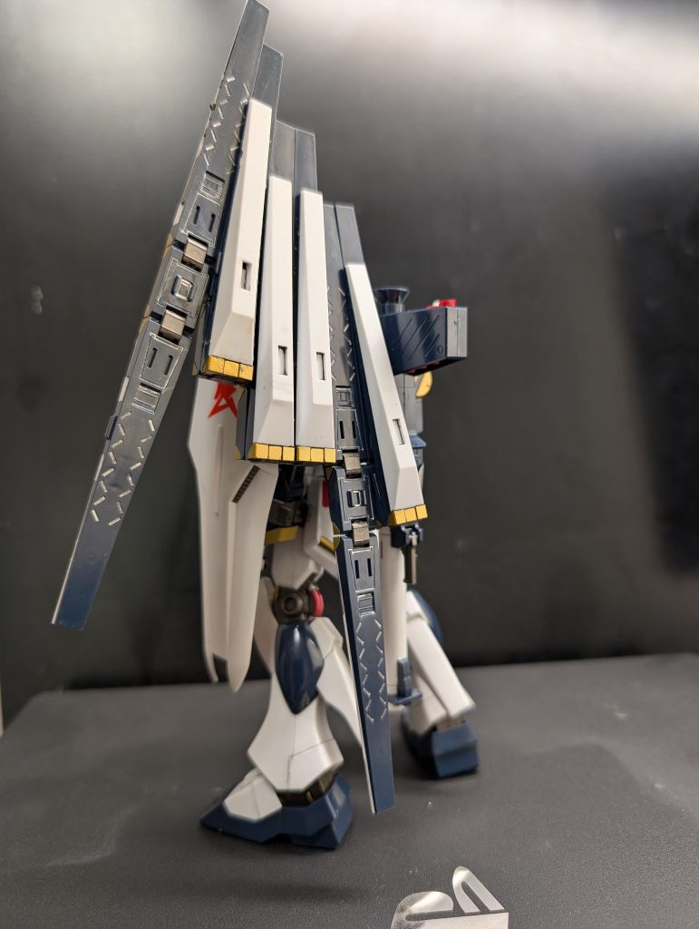 RGみたくファンネルのディテールをスーパーファインシルバーで塗ってみたけど、なんかハマってないなぁ(笑)