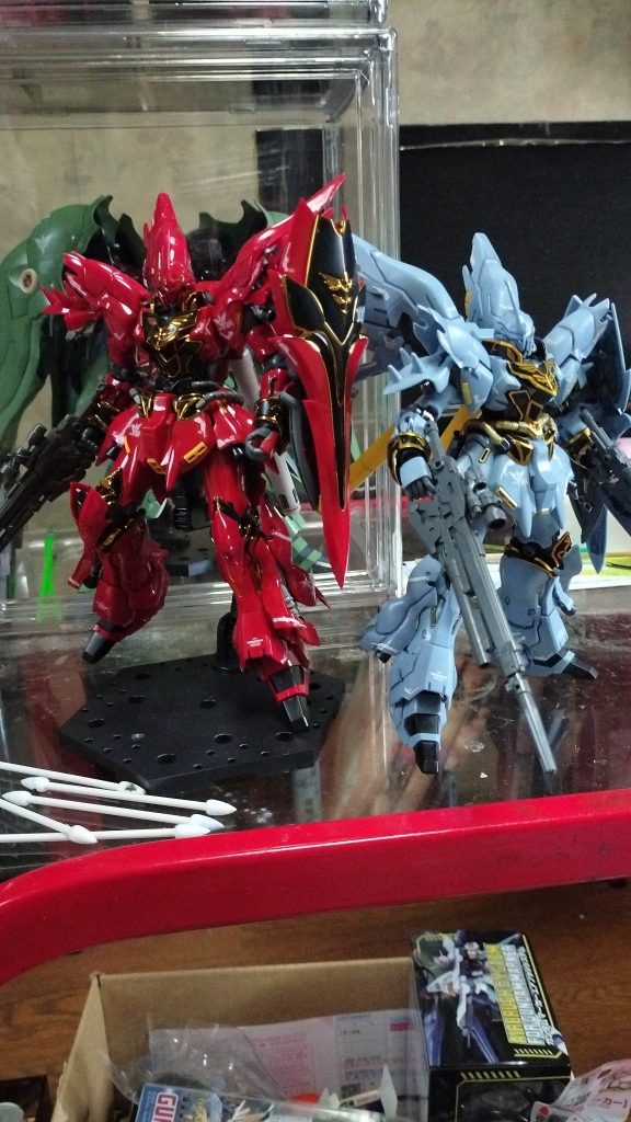2体並べて、HGでもRGと全く引けを取らないのは凄い出来だと思います。