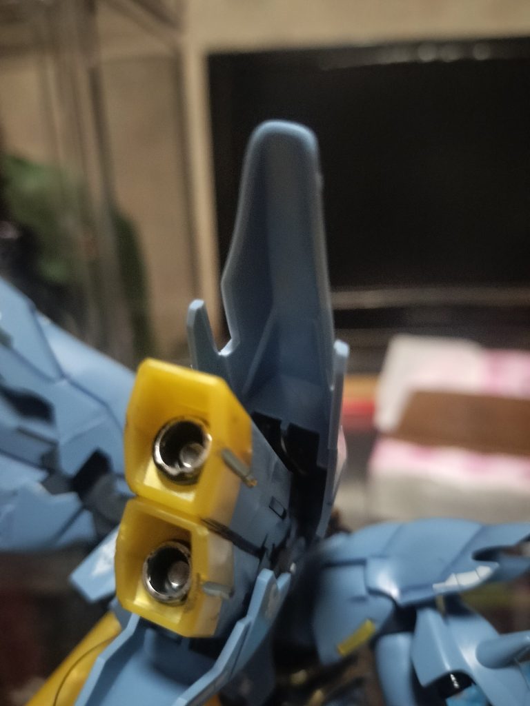 分かりづらいですがバックパックの内側にLEDの電池仕込んでます。磁石でON/OFF出来るタイプです。簡単に仕込めるのも使い勝手がいいです(笑)