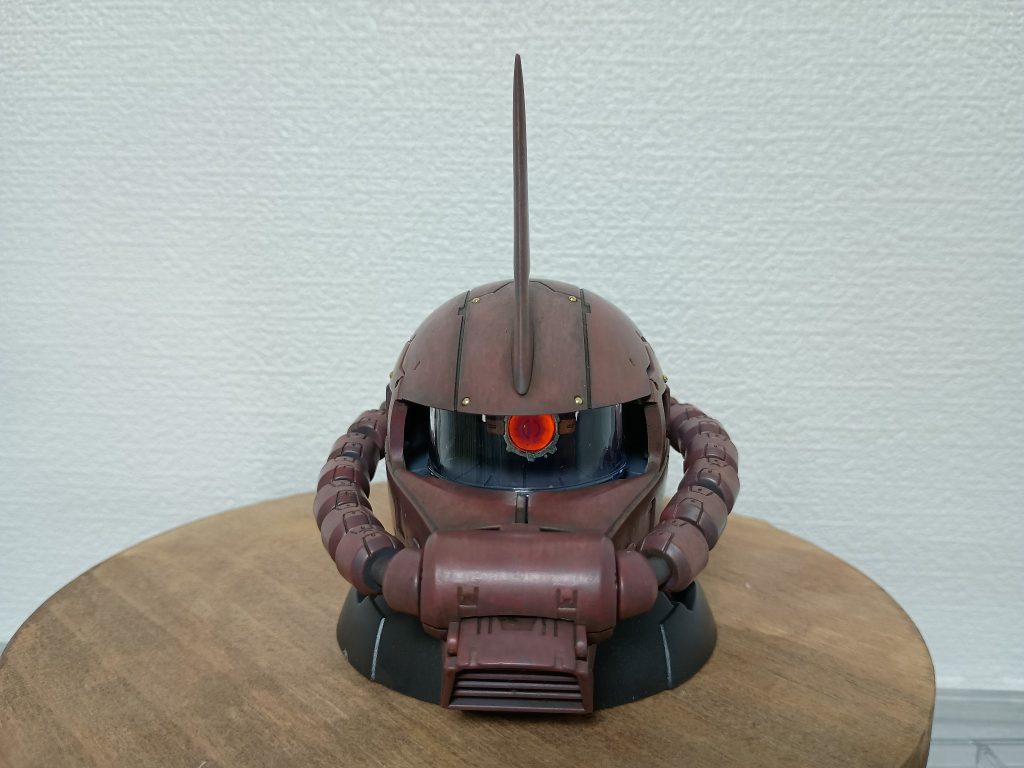 下地はメカサフヘビー、1色目サーモンピンク、2色目シャア専用ピンクです。