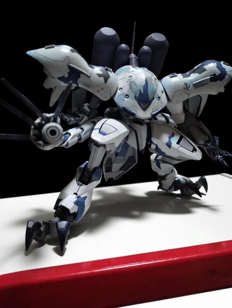以前GUNSTAでとある方のハイゴッグと境界戦機のアメインゴーストとのミキシング作品を見て一目惚れして自分も作りたいと思い、自分なりのアレンジを加え作成しました！