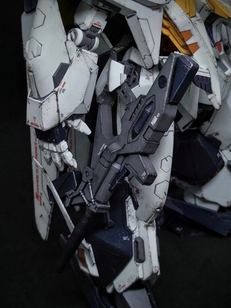 作ったことある方は分かりますが、やはり殆ど違いがございません( *´艸｀)&nbsp;さて、ポージングを楽しみます♬海上にフワッとミノスフキーフライトで直立浮上したところや、夕暮れ時の戦闘シーンをイメージ♬