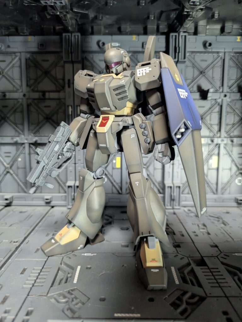 偶然入手した護衛隊ジェガン。作中では良いとこなしの悲しい機体、でもそれ以上に君は何色なんだい？設定だとダークブラウン、作中だとダークグレー、キットはほとんどエコーズカラー、1番難解な色でした😓