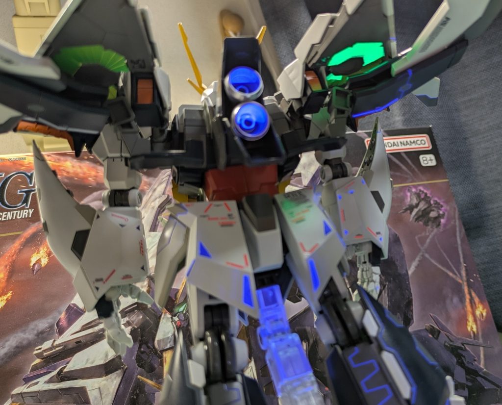 Ξガンダム　蛍光塗料使ってみた–6枚目/制作者：おかじぃ