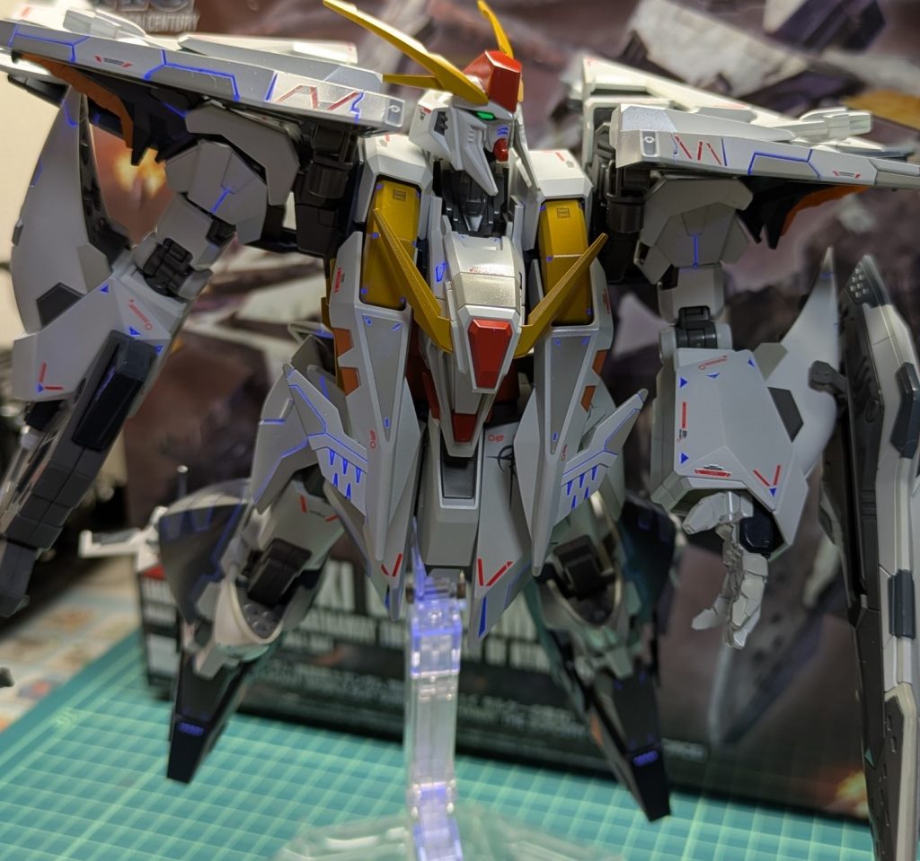 Ξガンダム　蛍光塗料使ってみた–4枚目/制作者：おかじぃ