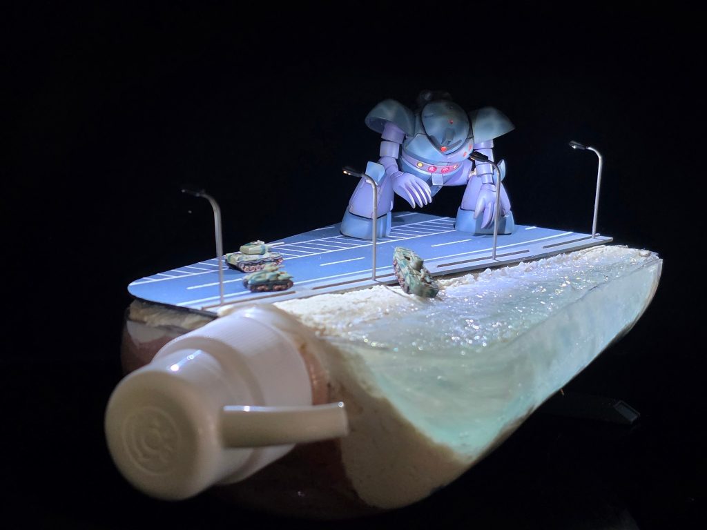 シャンプーボトルをあえて斜めカットして海の深さを表現してます🌊最後まで見ていただきありがとうございました🙇‍♂️