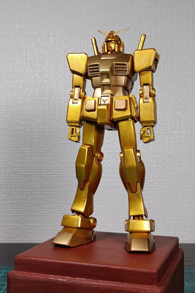 ということで、黄金の78トロフィーでございます。記念日にふさわしい贈り物、ではないでしょうか(zaku-kao4)