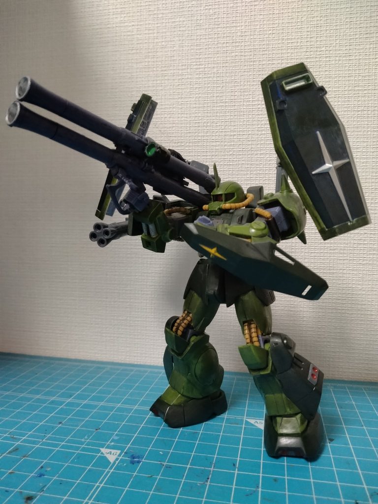自作ツインバズーカーを装備。