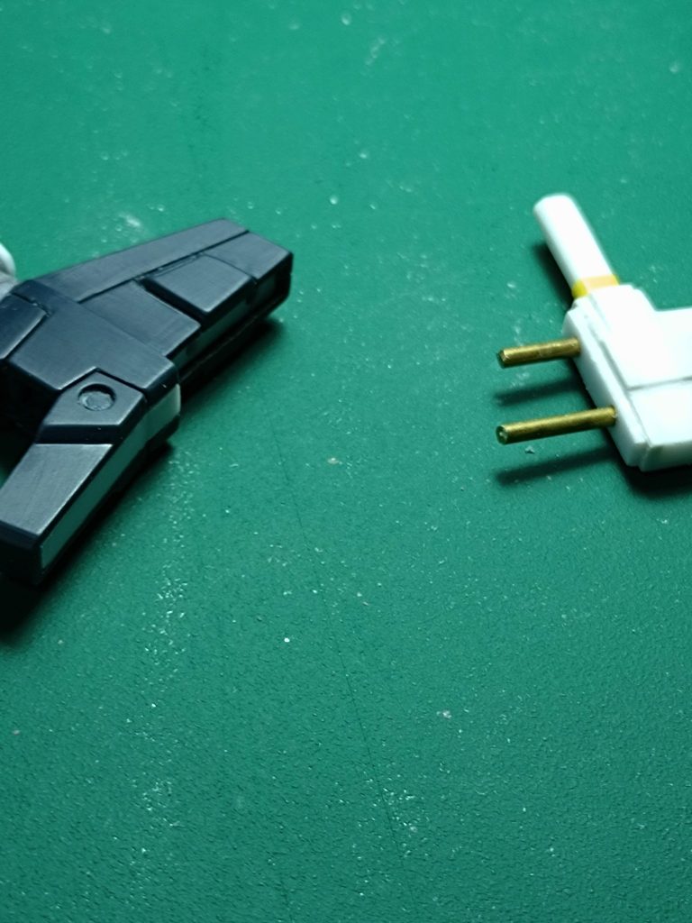 ショーテルは真鍮線で接続。