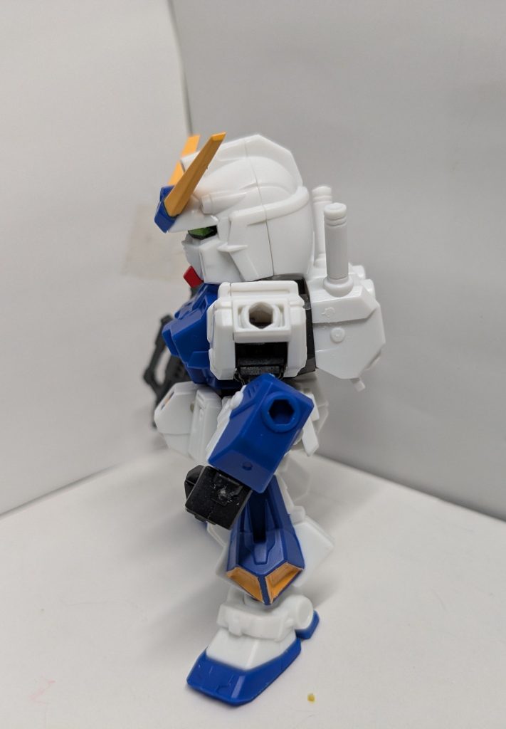 チョバムアーマー用に肩と腕に3mmジョイントがあります。