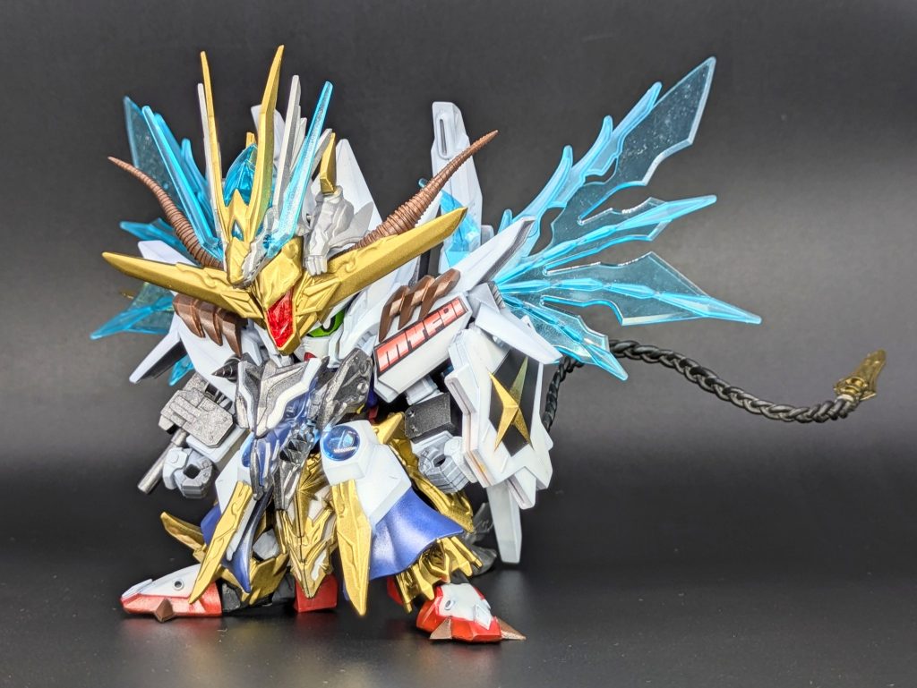 全身✨フォーミュランダーはガンドランダー界の大将軍的なイメージがあって密度バリバリゴージャス仕上げにしております。モチーフがわからなくなるのは本末転倒なのでプレーンに残すところは残す、飾るところは飾るとメリハリつけて制作しました。