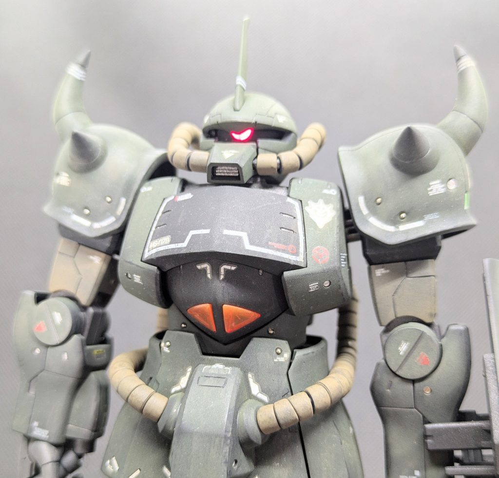 ウエストショット✨️ガンダムデカールや市販品を使って、なるべく設定画のイラストイメージになるよう仕上げたつもりです。