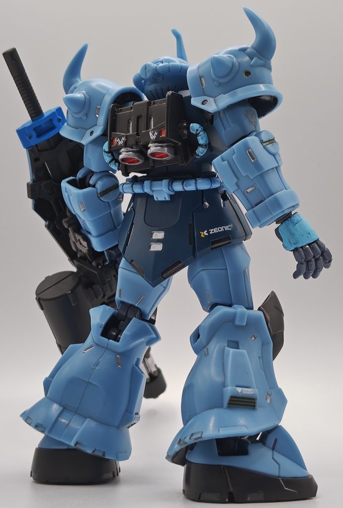 背面です。ドッシリ立ってる感じが気に入っています😊Gフレーム特有（？）の各所の太モールドはアクリルマーカーのシルバーでチョイ塗りしてポイントにしてみました。