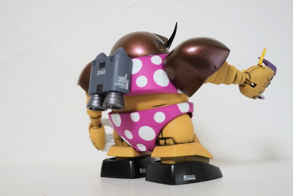 お色気ムンムンの後ろ姿です(zaku-kao6)皆さん鼻血は出てませんか？大丈夫ですか？？