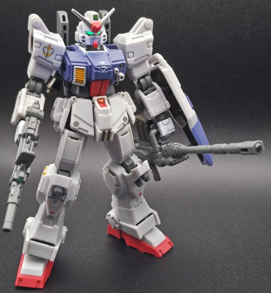 続いて陸戦型ガンダム。作業内容はジムに同じです。アンテナを塗ってサンダース仕様で😊