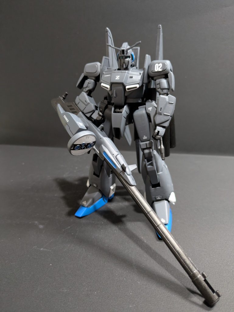しかし発売が1988年と考えると、なかなかスタイルは良いのではないでしょうか？？最近のガンプラ基準でみると頭が少し大きいくスタイリッシュさはありせんが😅私はスタイリッシュな昨今のガンプラも旧キットのゴツゴツした感じもどちらも好きですねゼータプラスHG持ってないですけどね😭