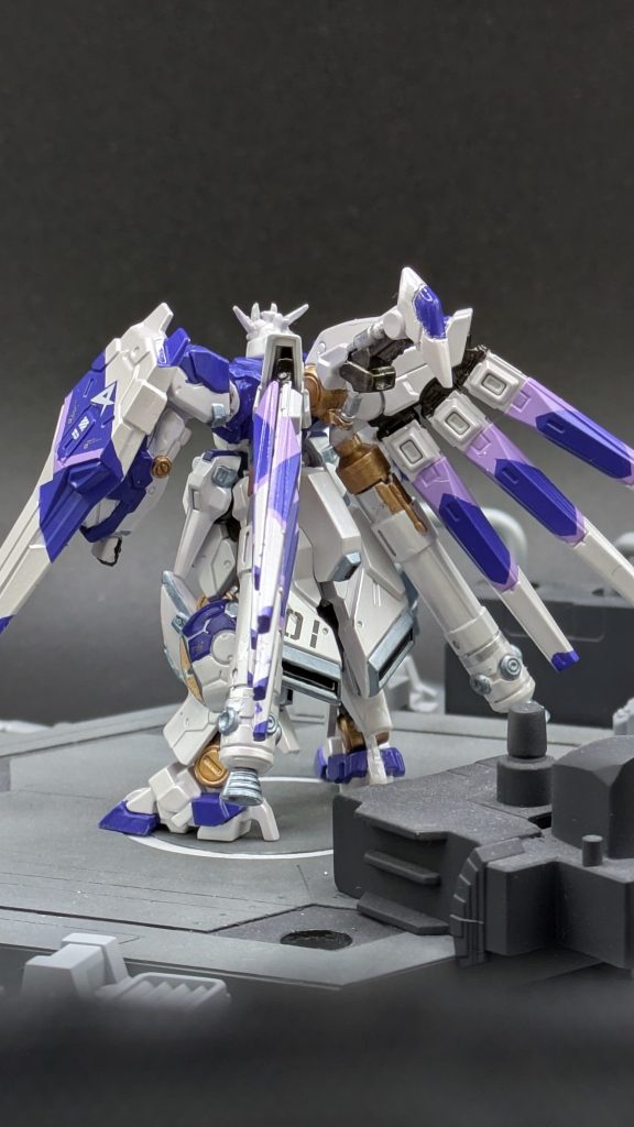 ガンダムアーティファクト Hi-νガンダム–4枚目/制作者：エイチワイ