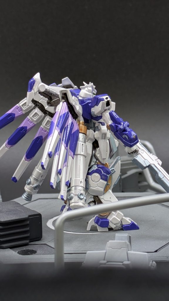 ガンダムアーティファクト Hi-νガンダム–7枚目/制作者：エイチワイ