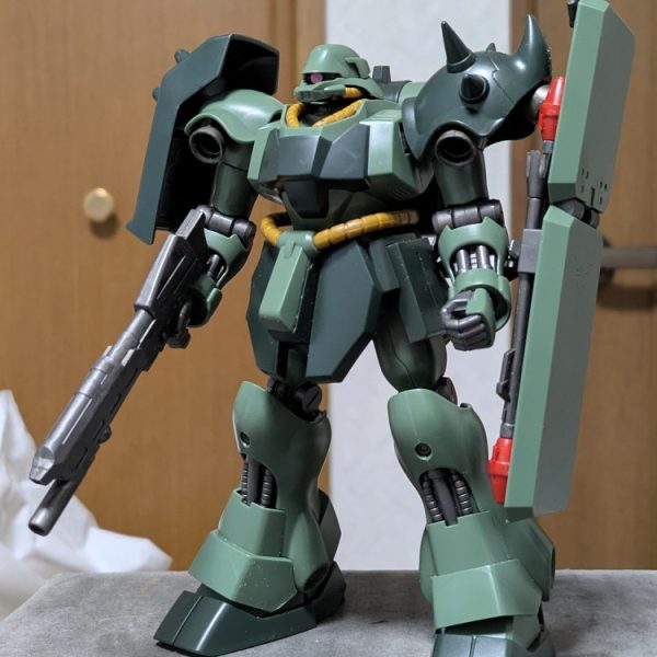 ギラ・ドーガ製作中!!