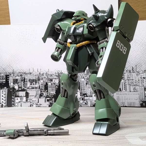 ギラ・ドーガ製作中!!