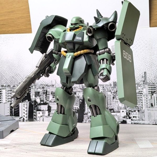 ギラ・ドーガ製作中!!