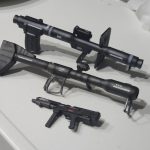 ヘルニア中に積みプラにしていたMGドムを制作中ジャイアントバズーカとラケーテンバ[…]