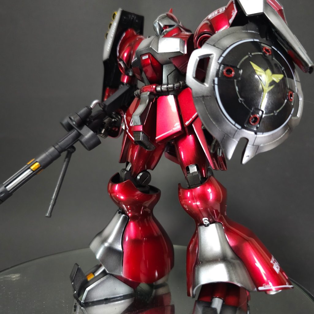 クェス機のイメージをだしたかったので、クリアレッドだとサザビーの様になりそうだったので😅クリアレッドの調色を色々試して、ガイアカラーのクリアレッドとクリアピンク50.50位で吹き付けました。