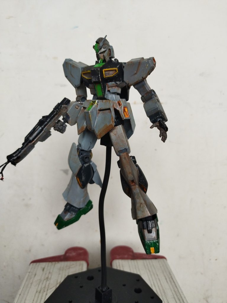 レーン「 マフティーはガンダムのコピーまで持ち出すのか！」
