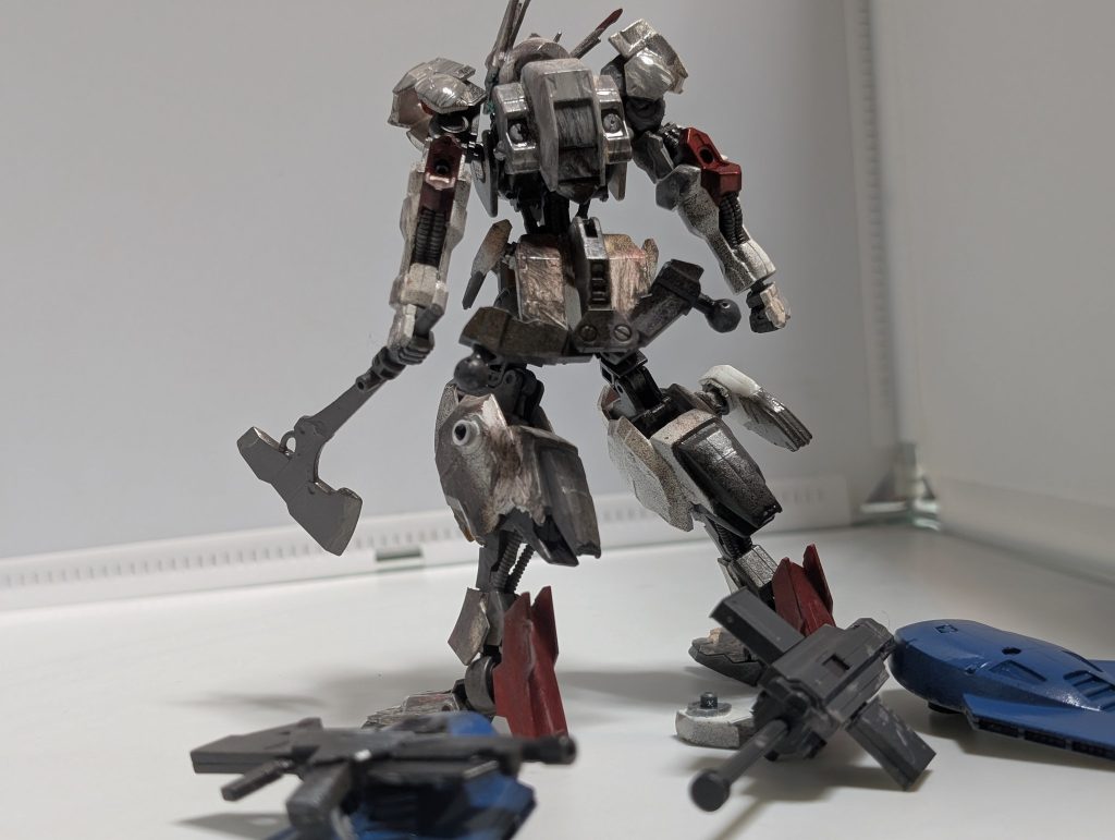 ボロボロでは生き残れない…そう思ったスカベンジャーはこのガンダムを知り合いや知り合いの伝を使い修復しようと考えた…&nbsp;なんだか凄い設定してるガンダムフレームが出てきたと思ったよ俺自身www昔の設定を掘り出した物なので何とかここから肉付けしていきます！閲覧していただきありがとうございます！お粗末でした！