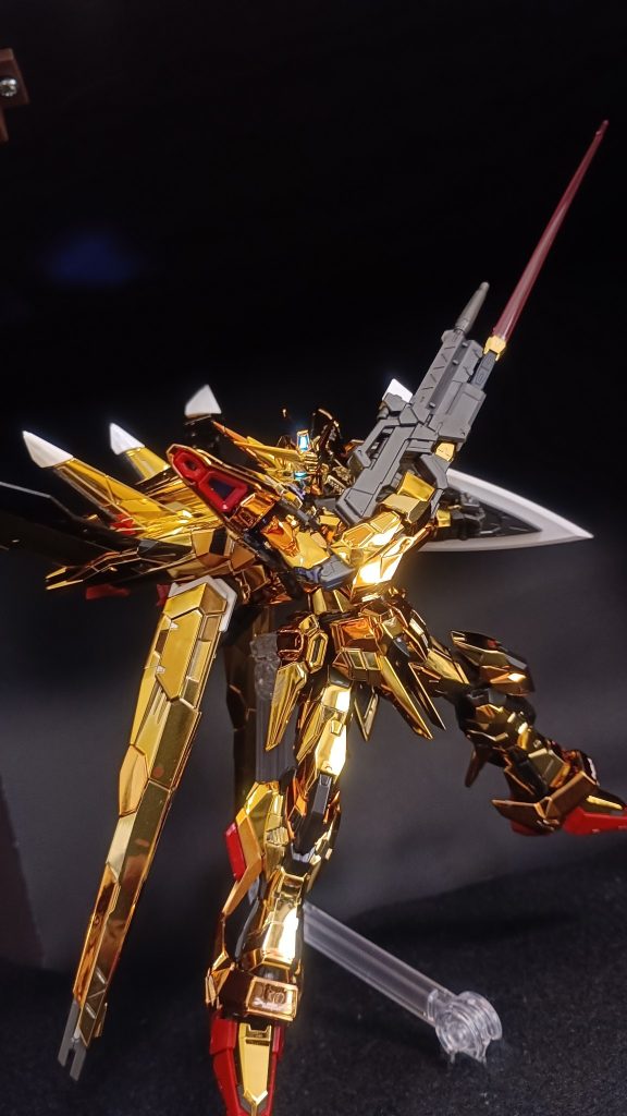 ライフルにはサーベルを接続可能。銃剣モードですね。原作で使ってたかな？