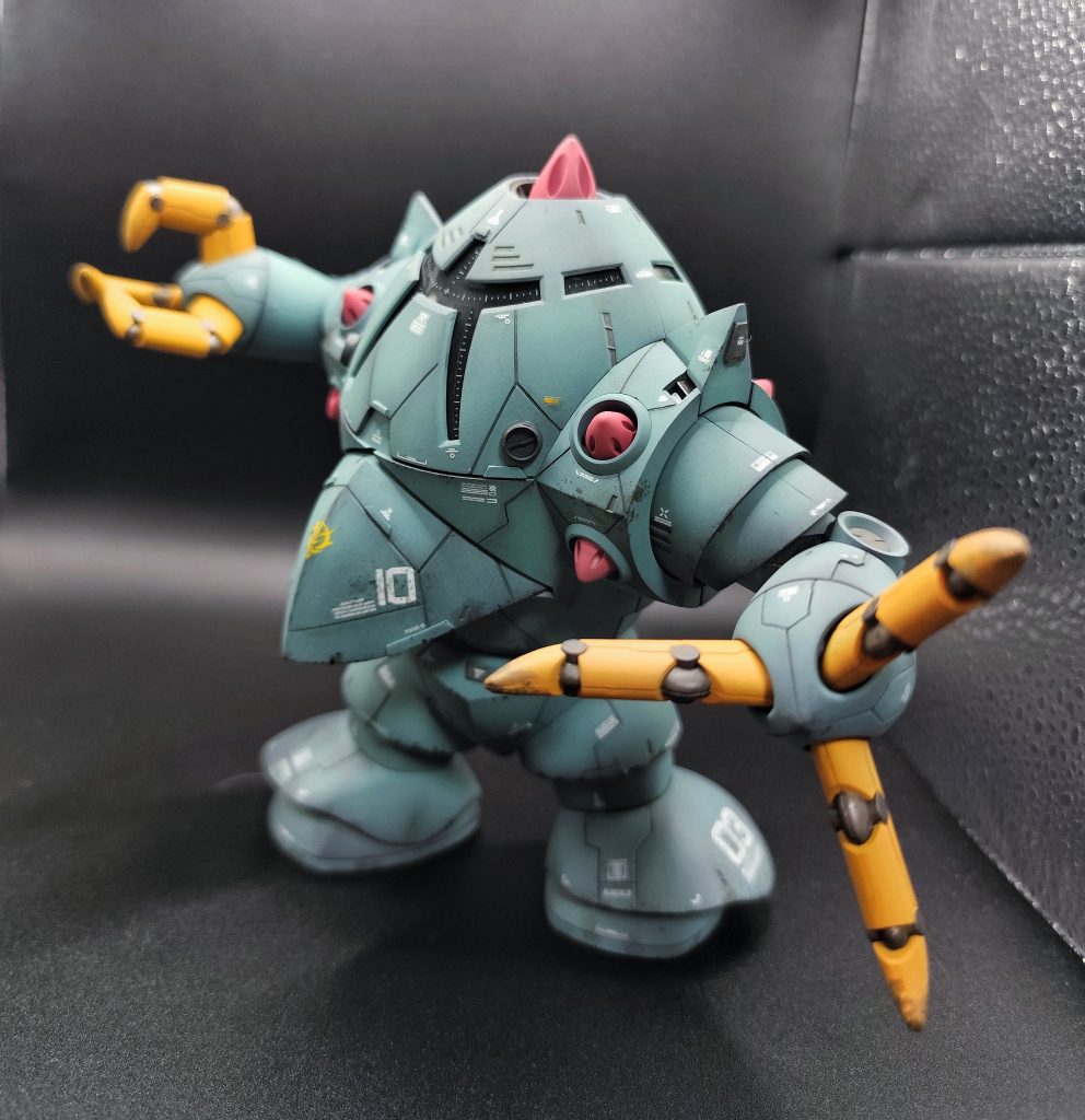 黒サフを吹いた上から陰影が残るように基本色を塗装しました