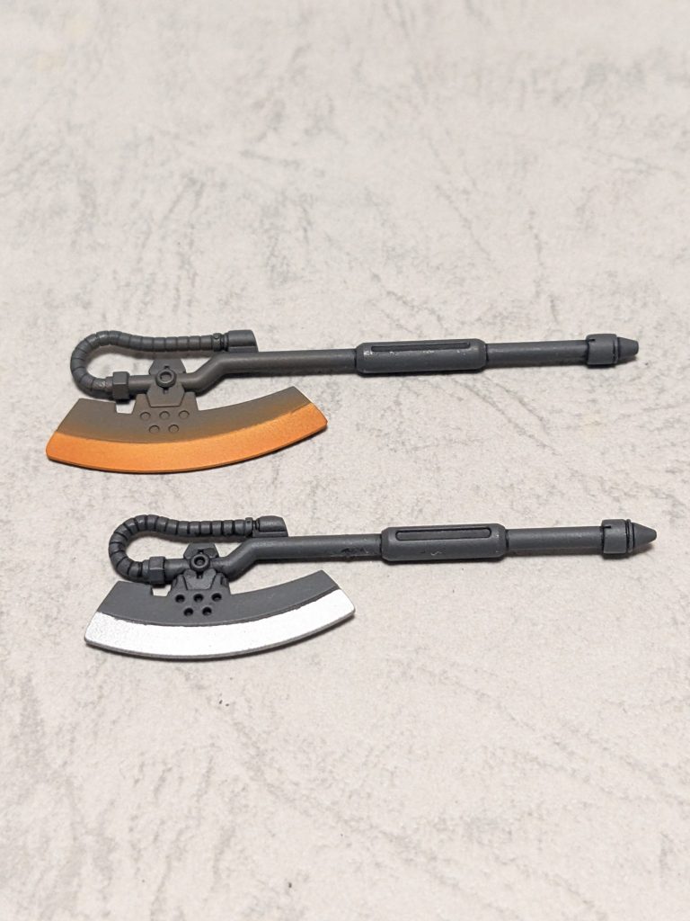 今回携帯用の物と持たせる用の物の2種類用意しました。携帯用は高機動型ザクII、持たせる用はザクf2の物です。発熱状態を表現する為に蛍光オレンジでグラデーション塗装してます。