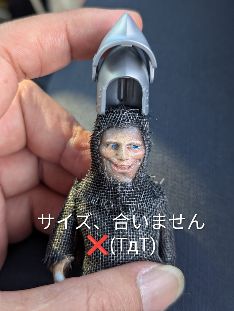 作品名：草臥しの騎士⑤兜のサイズアップ<p>暑いですね💫熱中症になりそうです💦 中世騎士甲冑セットがやっと入荷しました。 開閉するバジネット(犬面)兜が素敵なんですが、 当然ながらサー・ロジャースに収まりません😿 顔だけデスマスクのように入れ替えも検討しましたが、 [&hellip;]</p>
