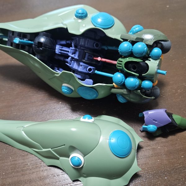 頭部を作り込む・・（6枚目）