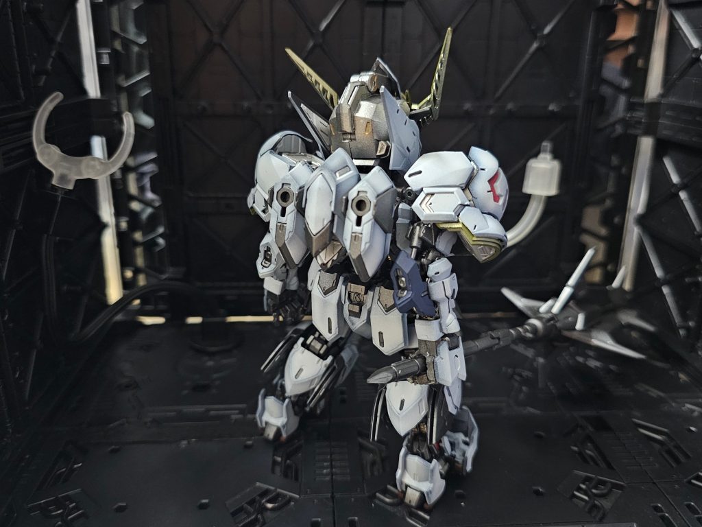MGSD ガンダムバルバトス 全塗装 三日月とオルガを添えて–3枚目/制作者：さちお@sachi2024