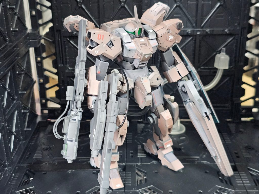 腰アーマー、肩アーマー、足をルブリスウルから拝借。その他はデミバーディングのパーツを使用しました。