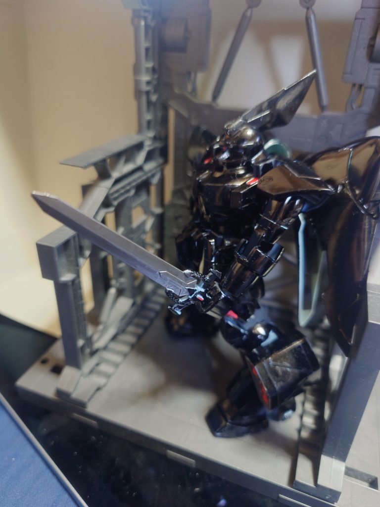 武器も塗装しました。分かりにくいかもしれませんが、筆ペンを使い塗装しました。