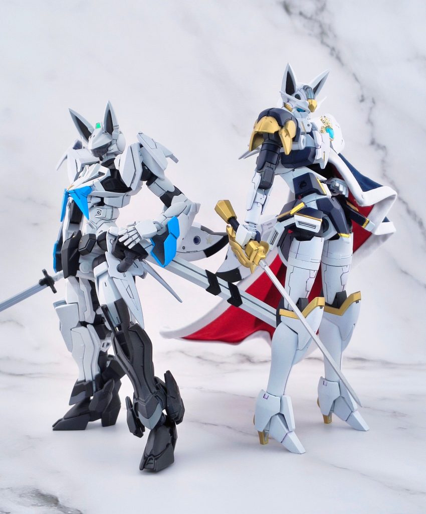 通常衣装のヴォルペガンダムと一緒に