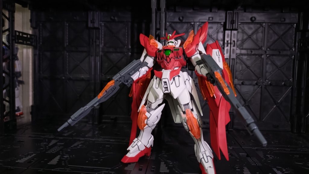 機体各所にクリアパーツが装備されてます。