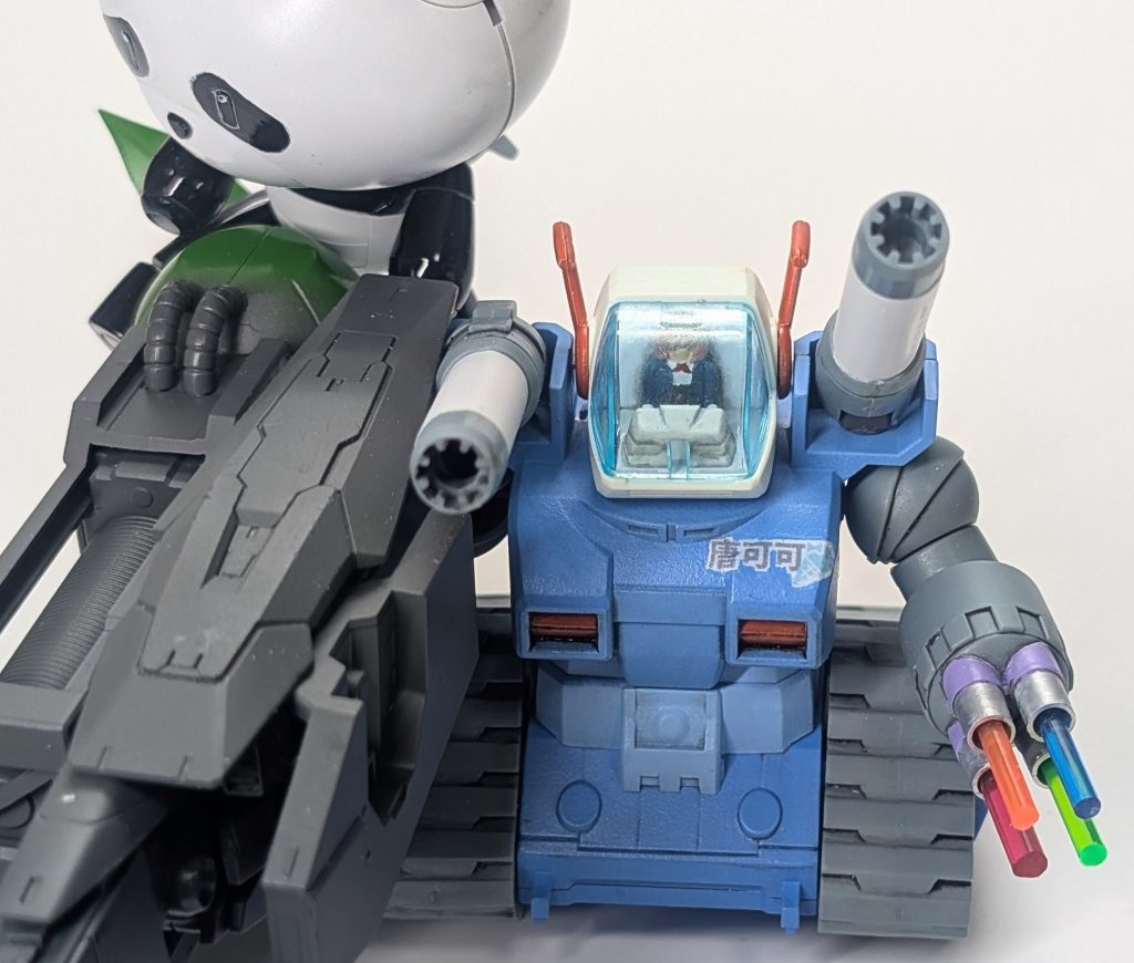 頭部コックピットに可可ちゃん乗ってます