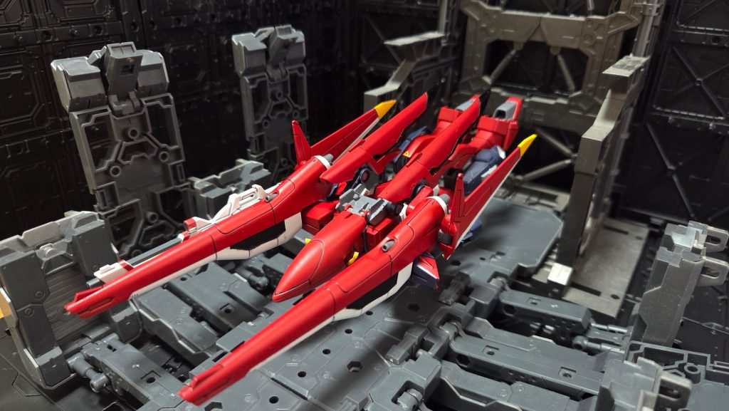 MA形態でも出撃も！MA形態はセイバーのそれで、肩アーマーはイモジャの使ったから下に下げれないですがライフリのスラスターとセイバーのプラズマ砲のアームと可動で綺麗に収まり下半身は腰反対に回してインパルスの足でセイバーと同様で