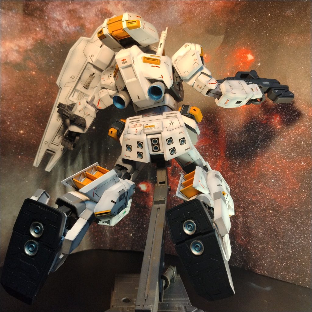 今回はデカールをけっこう頑張って貼ってます！😄ちなみにガンダムマークIIやこのヘイルズもアナハイム製では無いのですが！調べてみると！ガンダムではよくある話で！やはり裏ではアナハイムが絡んでる風だったので！さりげなくAFでは無くパット見は余りアナハイムの印象が少ないアナハイムエンブレムを2箇所ほど使いました！😀